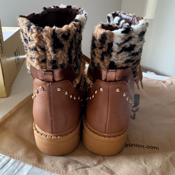Women's Brown and Black Boots - Picture 10 of 14